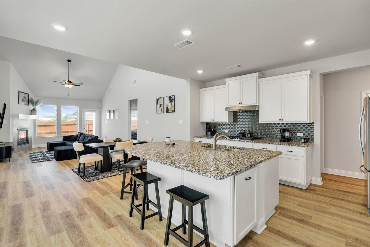 4130 Beale St - Photo 6 of 24