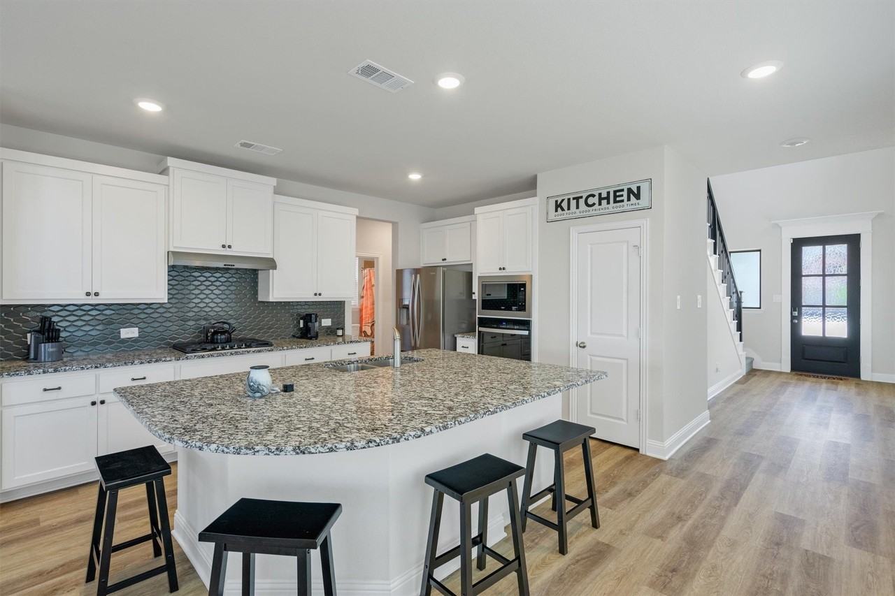 4130 Beale St - Photo 7 of 24