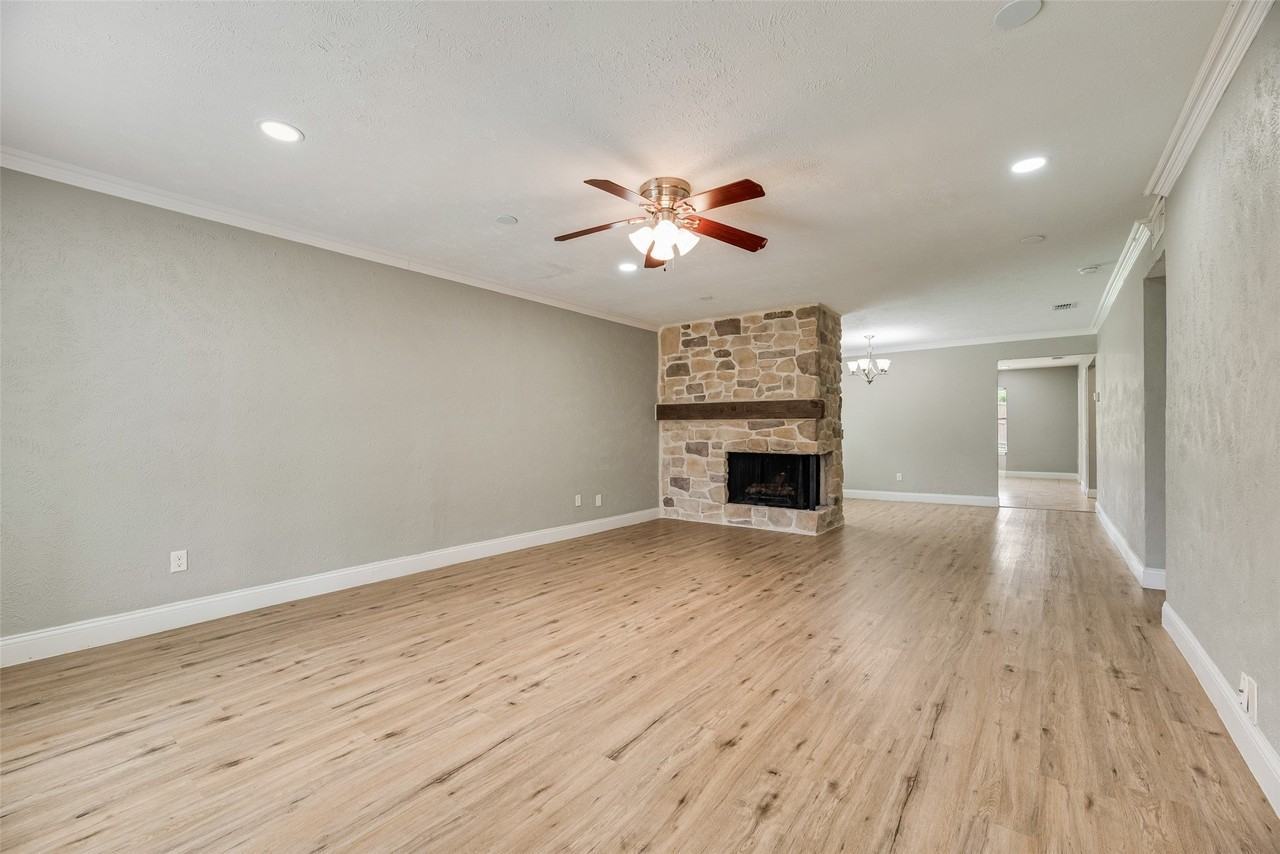 1732 Delaford Ct - Photo 5 of 31