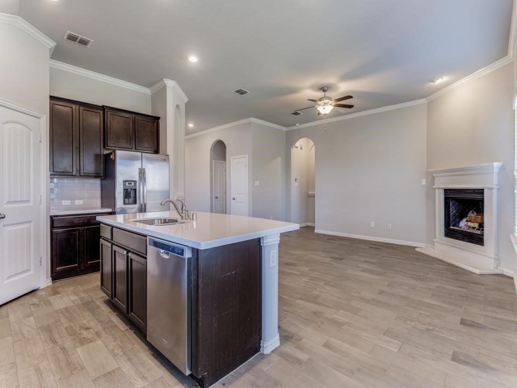 258 Churchill Dr - Photo 6 of 17