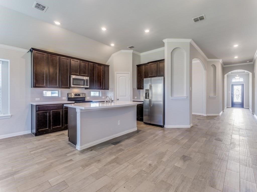 258 Churchill Dr - Photo 7 of 17