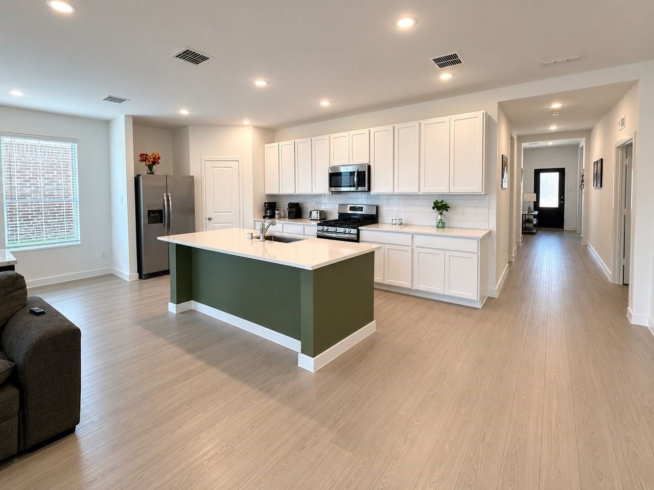14184 Hammersmith St - Photo 2 of 14