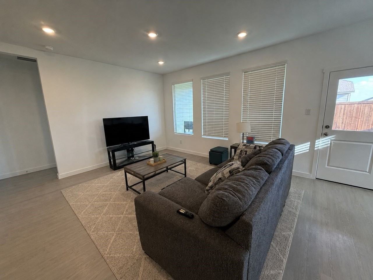 14184 Hammersmith St - Photo 4 of 14