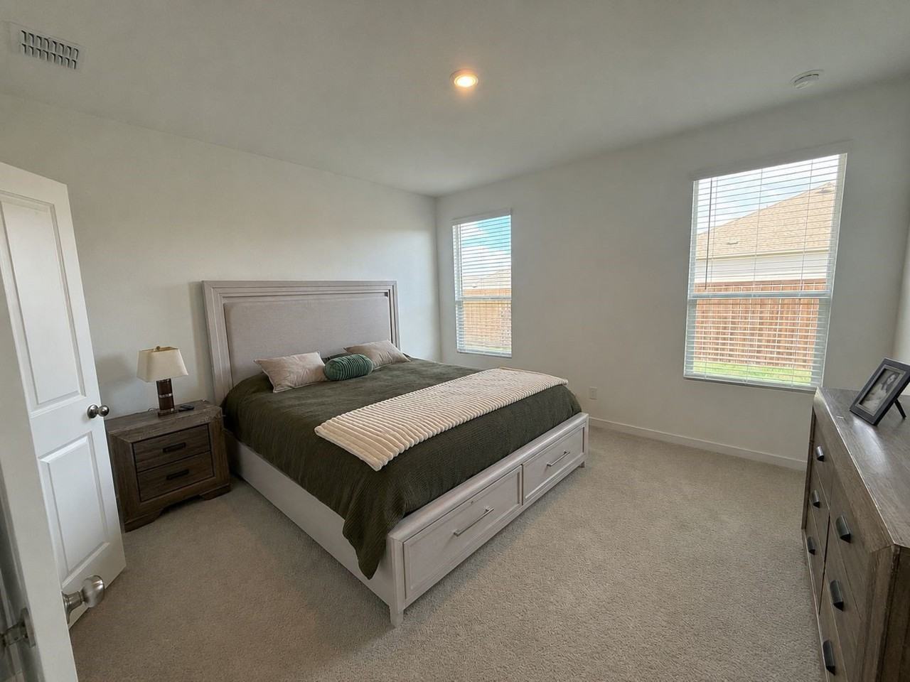 14184 Hammersmith St - Photo 5 of 14