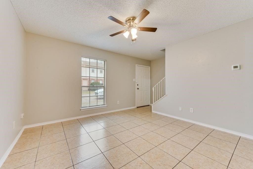 1728 W Sanford St #J - Photo 3 of 12