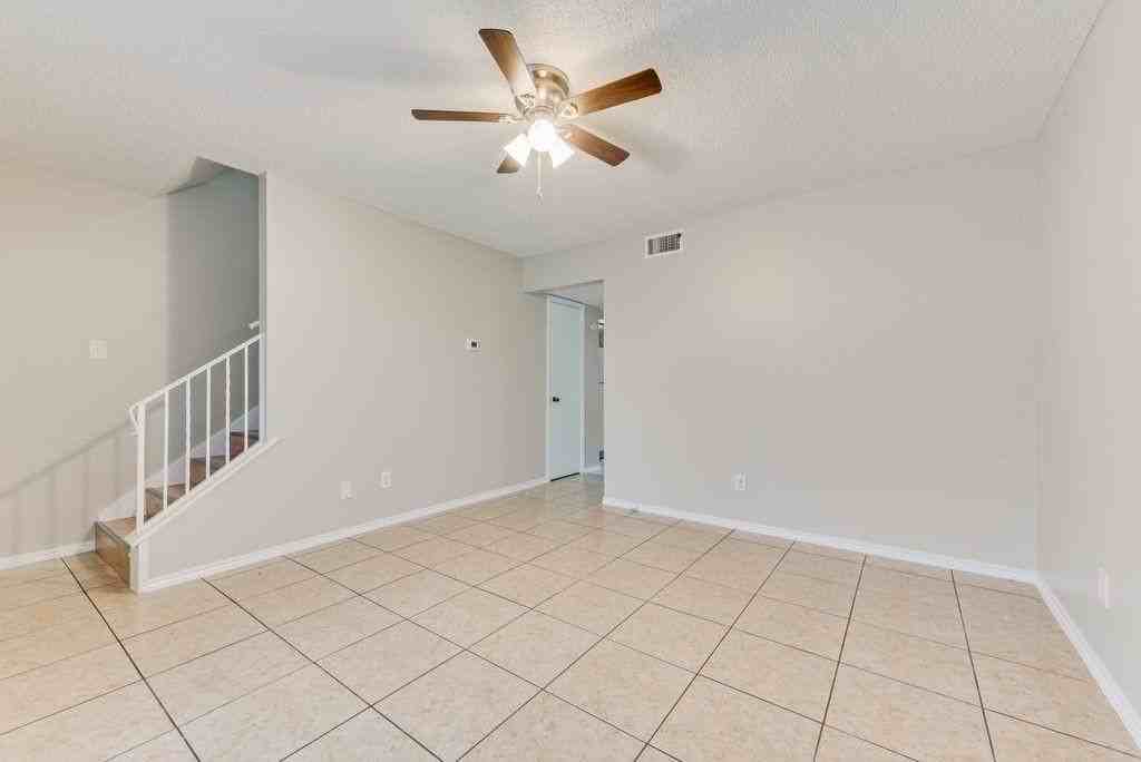 1728 W Sanford St #J - Photo 4 of 12