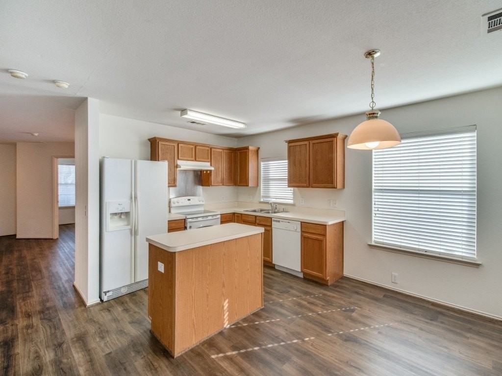 4212 Falcon Dr - Photo 4 of 12