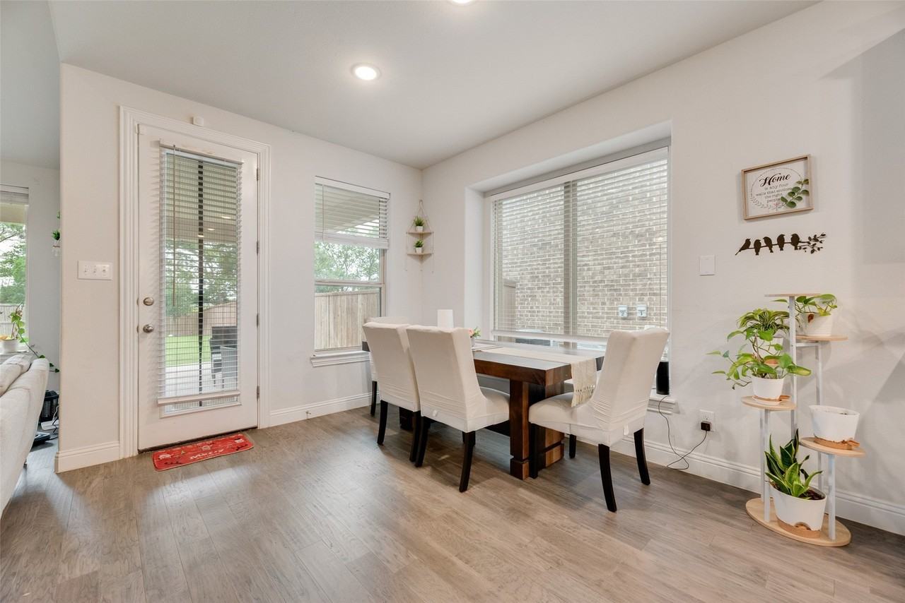 5805 Fuder Dr - Photo 4 of 18