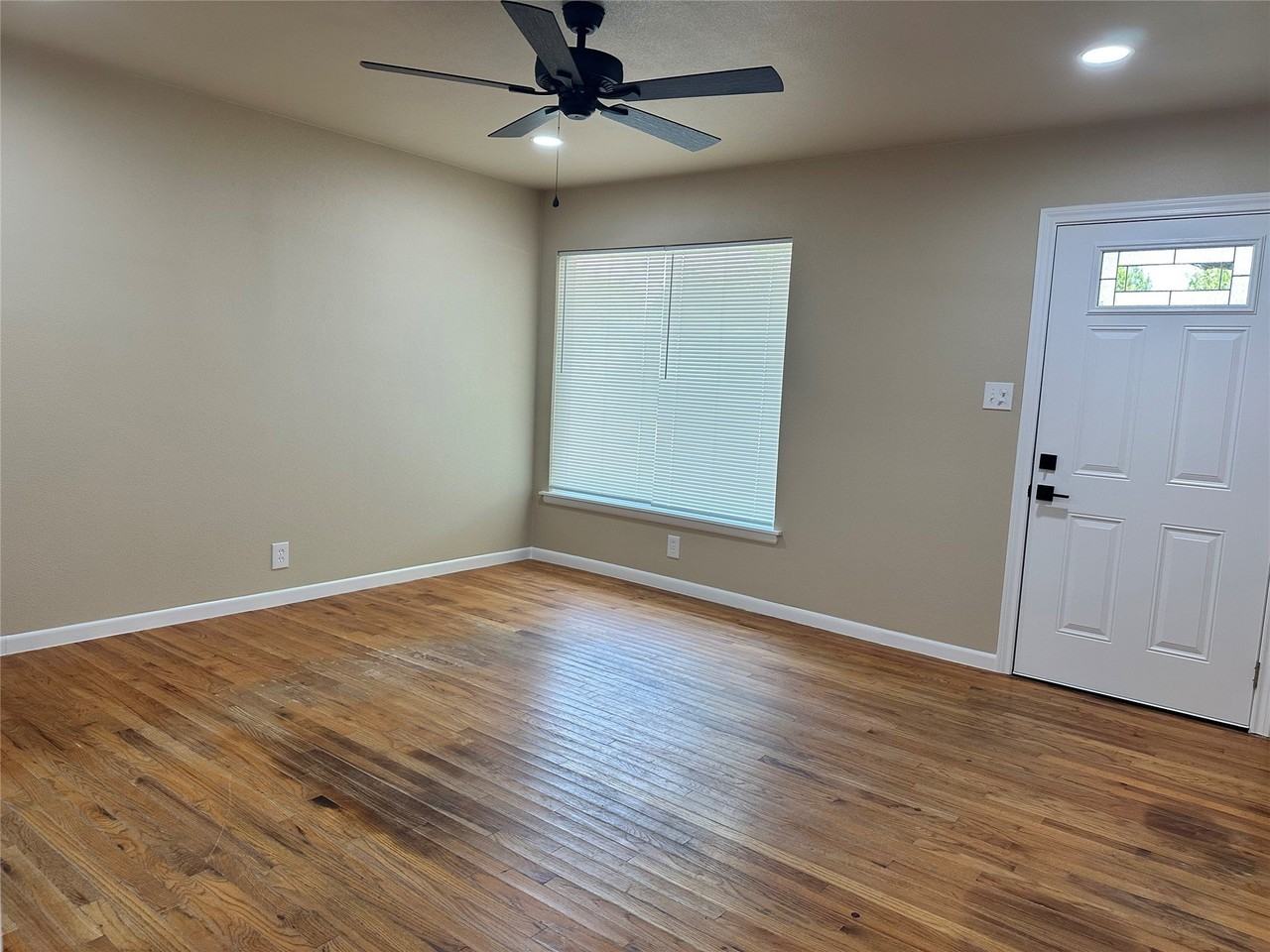 1234 S Brazos St - Photo 4 of 19