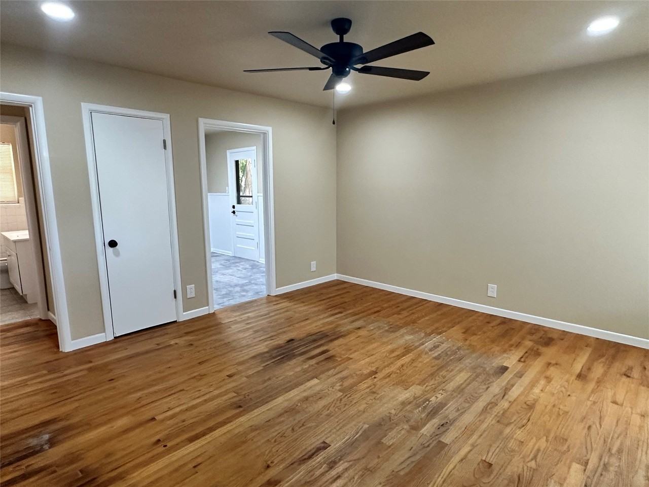 1234 S Brazos St - Photo 5 of 19