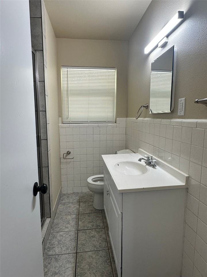 1234 S Brazos St - Photo 6 of 19
