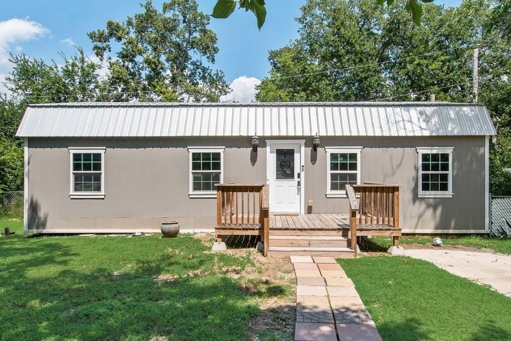 1708 Florence Dr - Photo 3 of 28