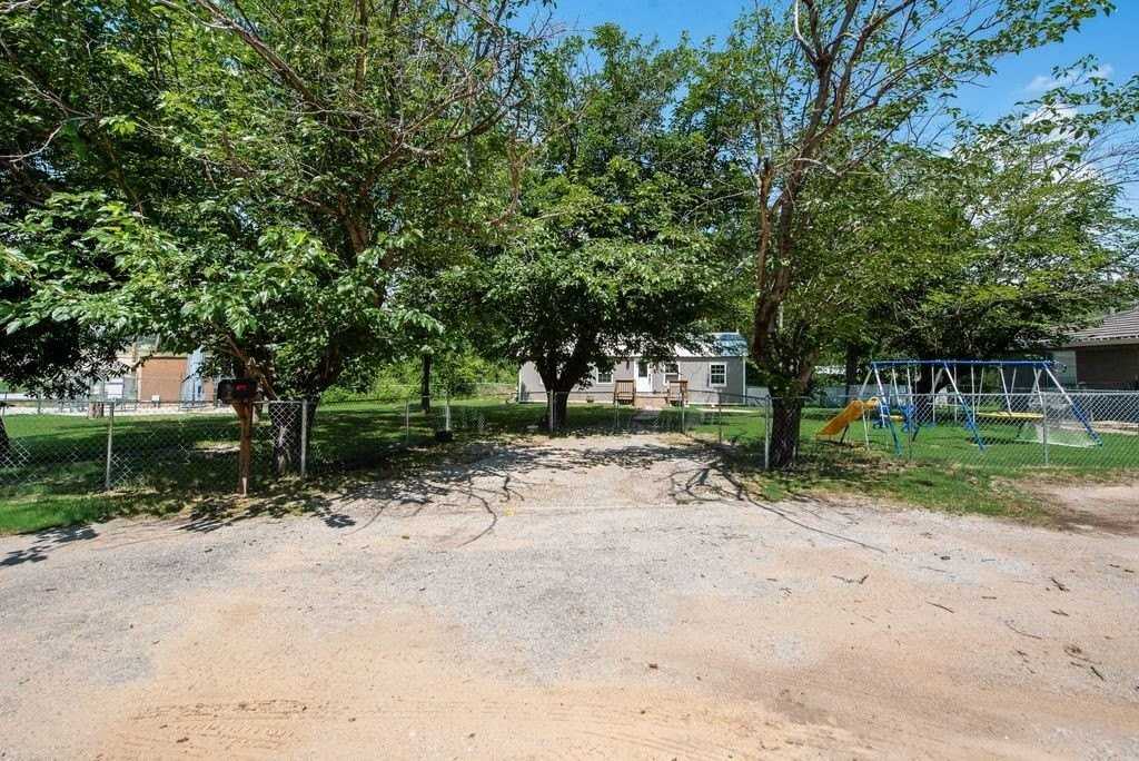 1708 Florence Dr - Photo 4 of 28