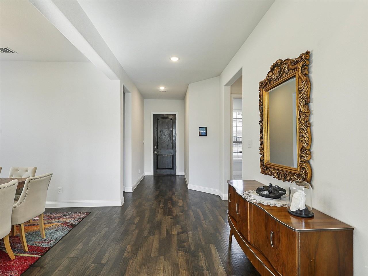 1820 Amazon Dr - Photo 4 of 40