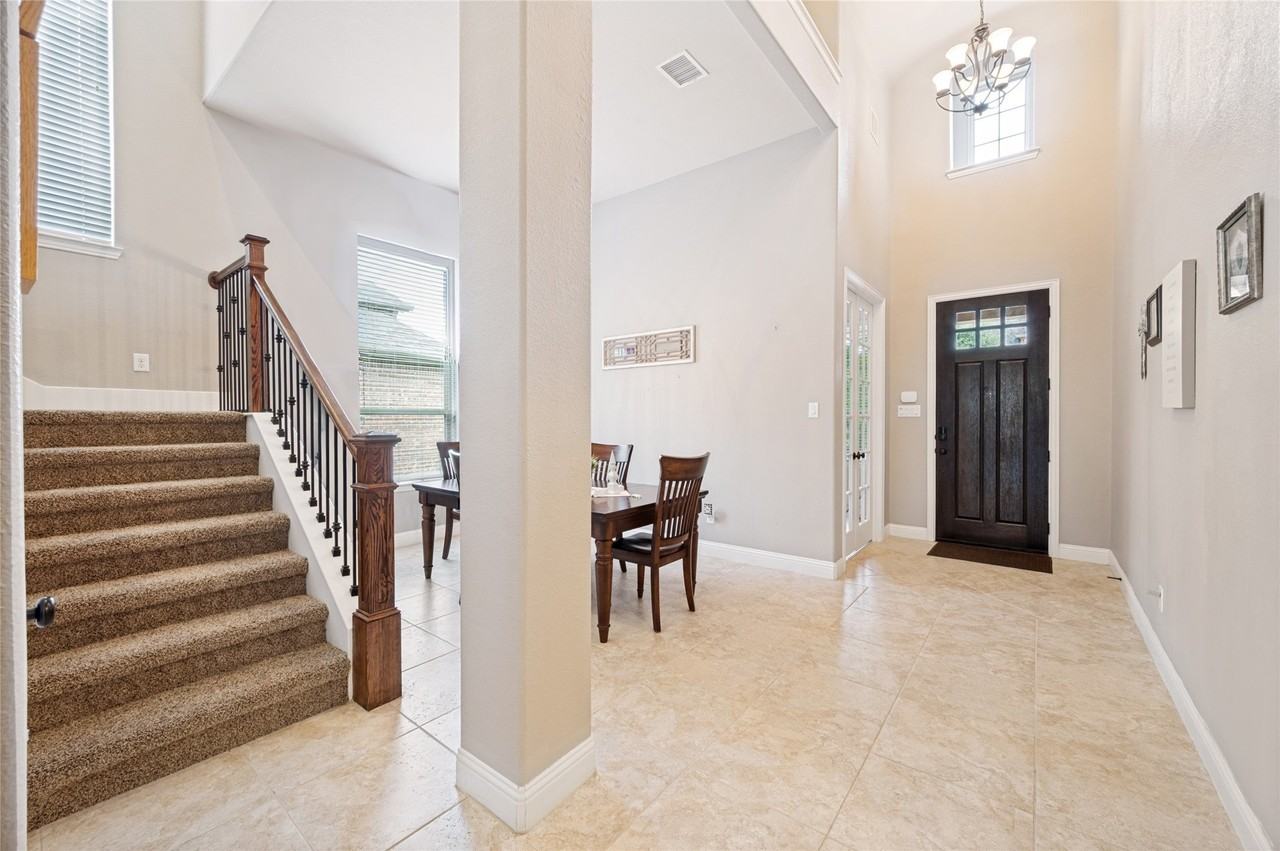 1210 Skyflower Ln - Photo 2 of 24