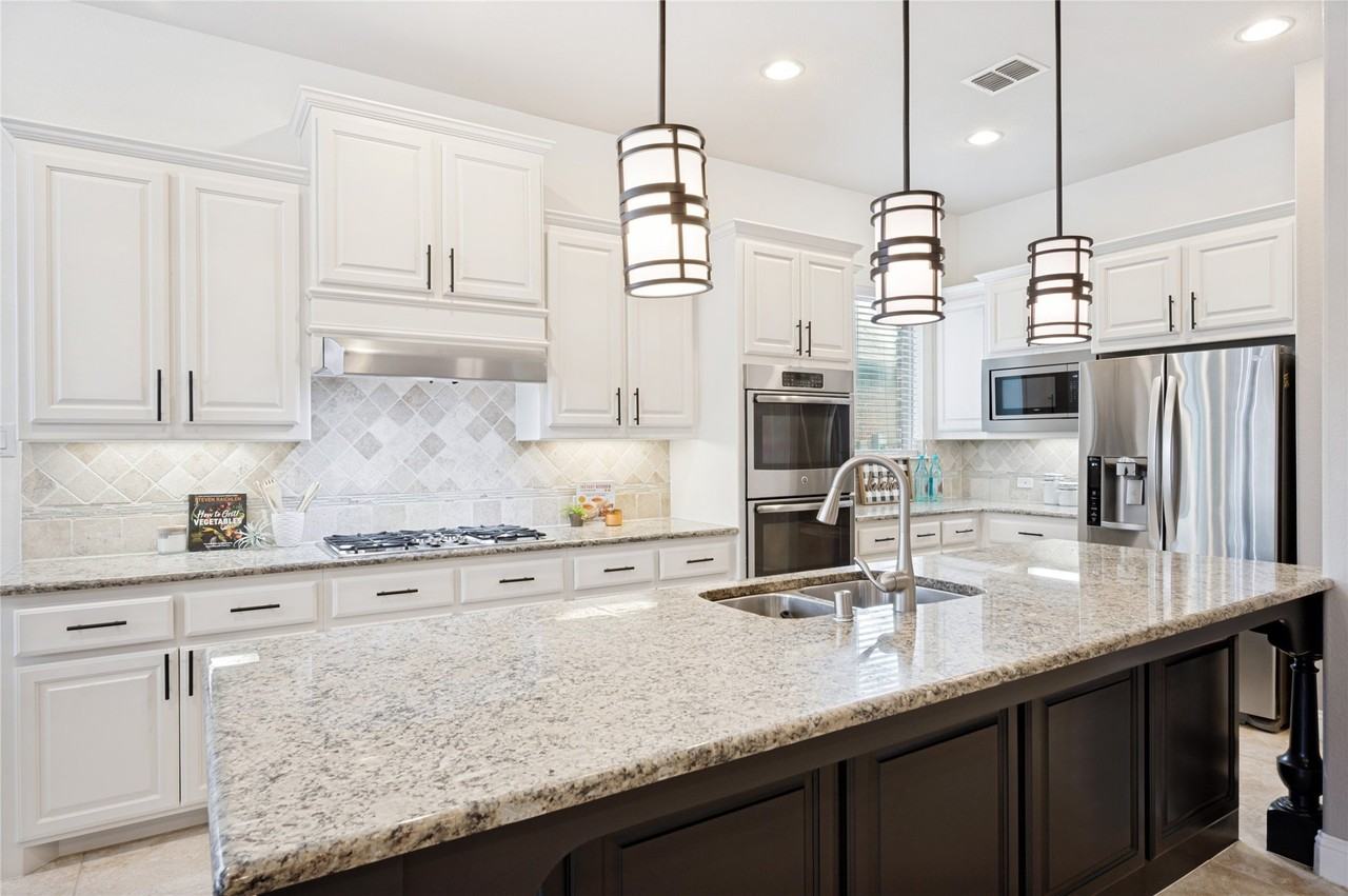 1210 Skyflower Ln - Photo 6 of 24