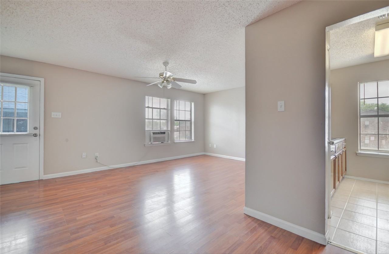 1912 Bernice St #B - Photo 2 of 16