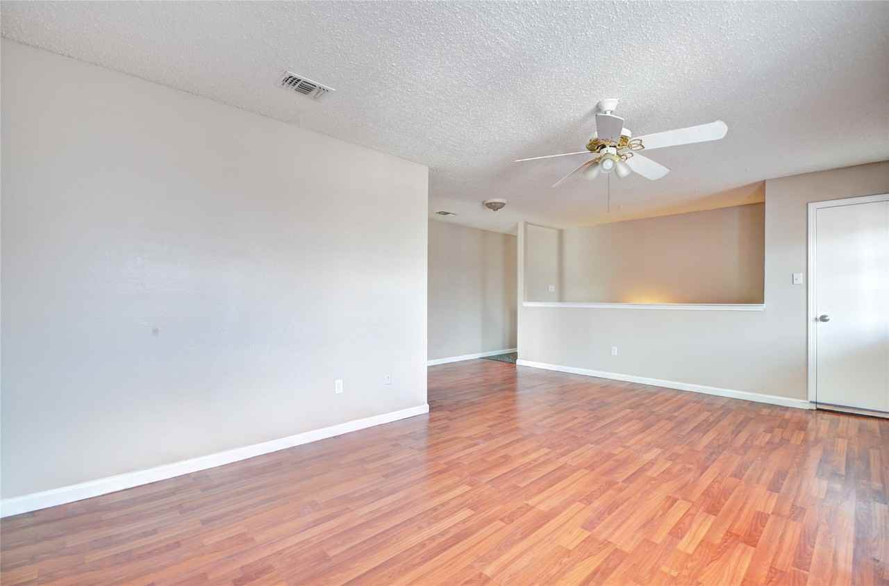 1912 Bernice St #B - Photo 3 of 16