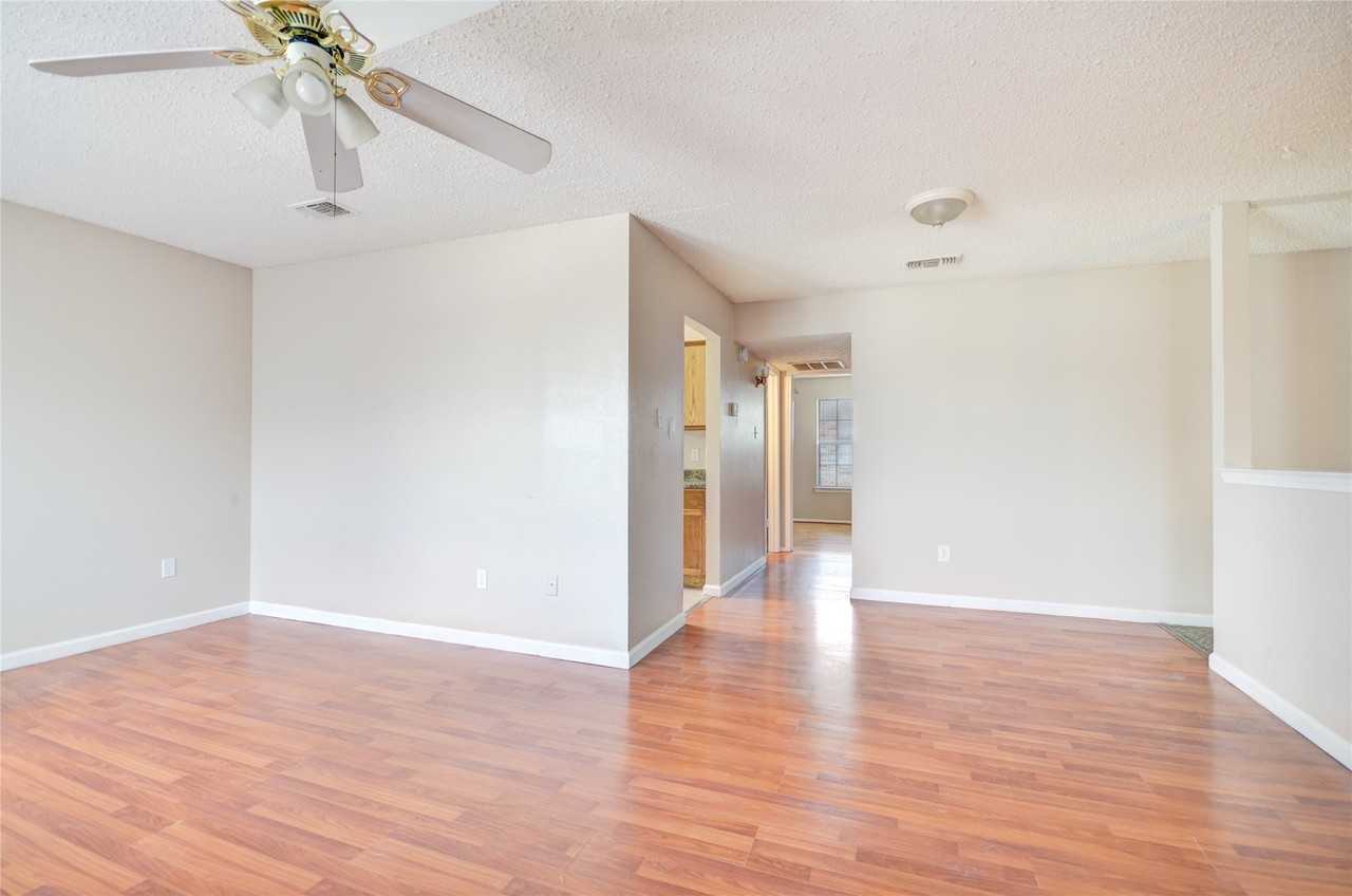 1912 Bernice St #B - Photo 5 of 16