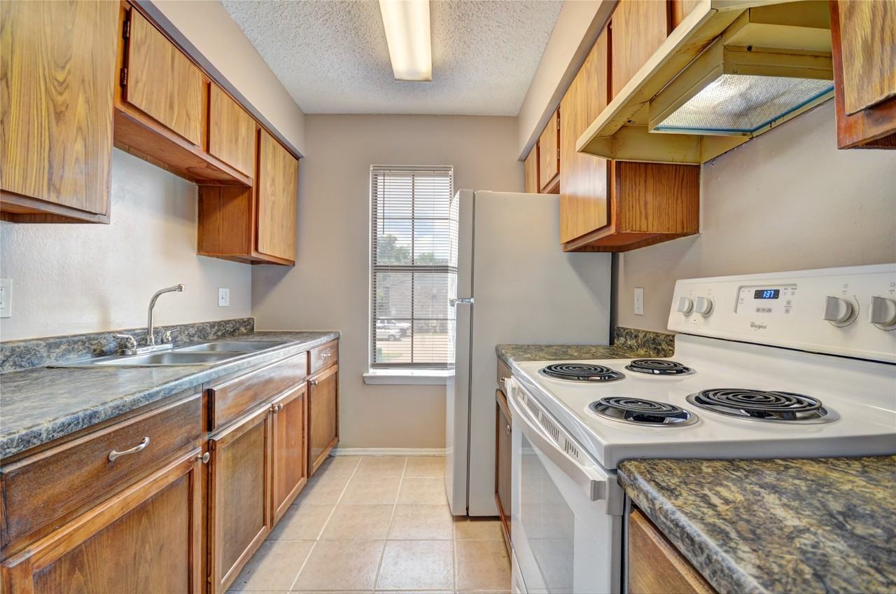1912 Bernice St #B - Photo 6 of 16