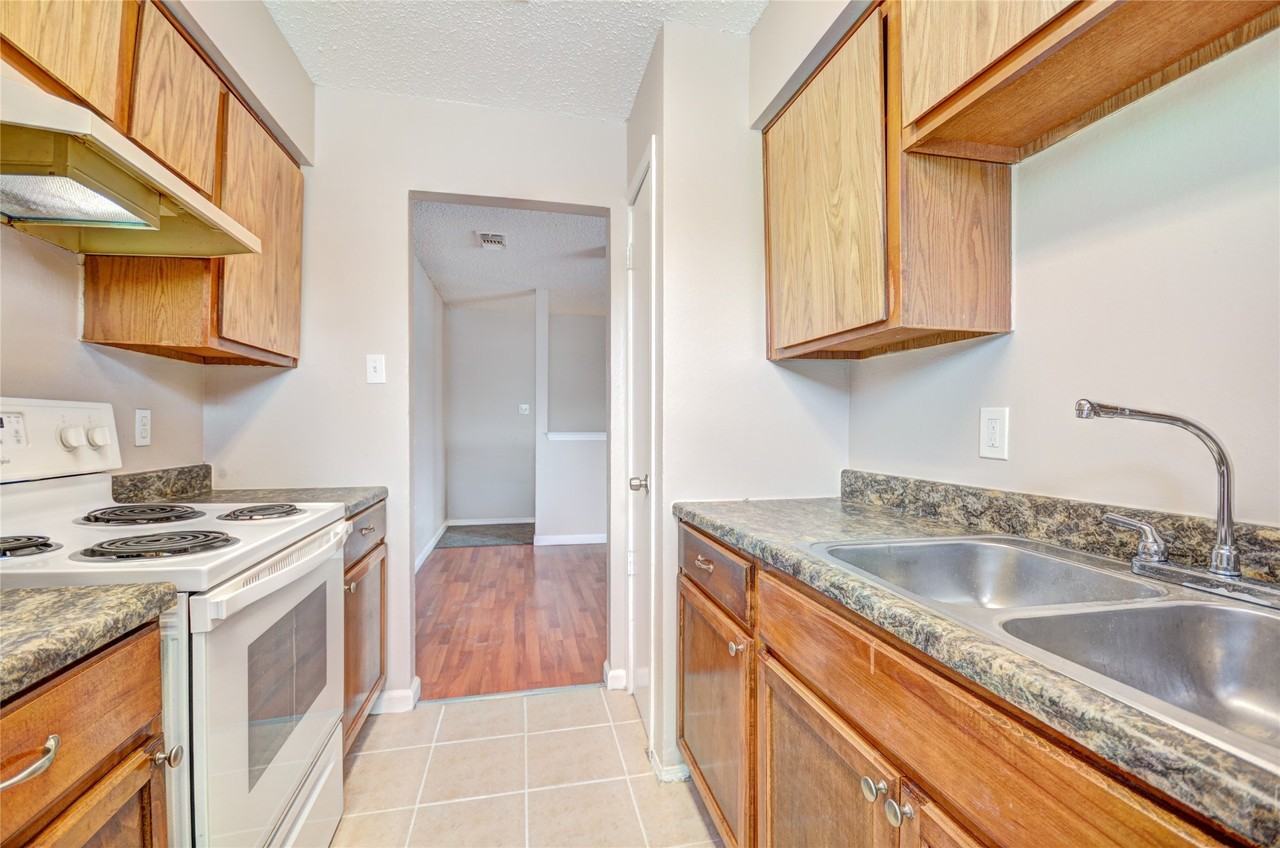 1912 Bernice St #B - Photo 7 of 16