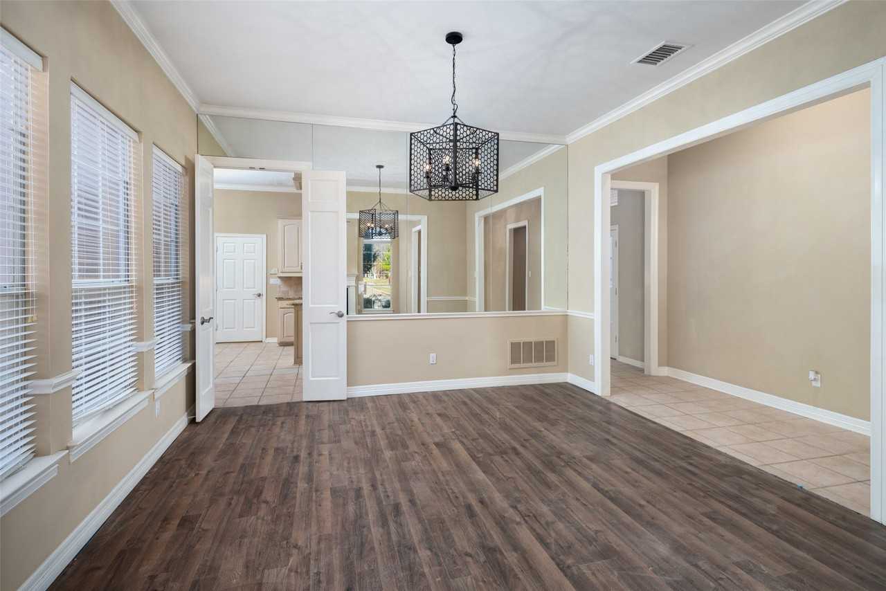 2700 Trophy Dr - Photo 3 of 19