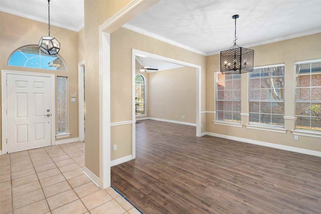 2700 Trophy Dr - Photo 7 of 19