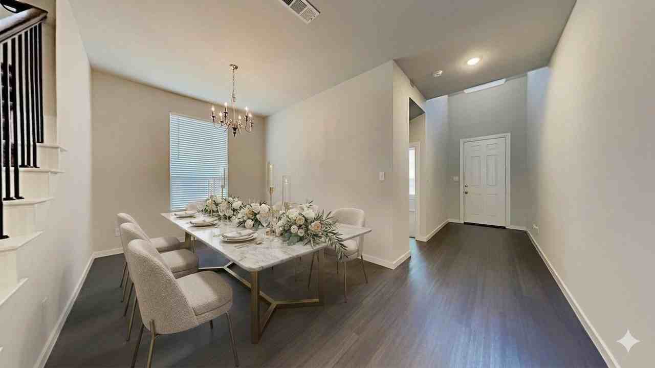 1552 Seminole Dr - Photo 4 of 25