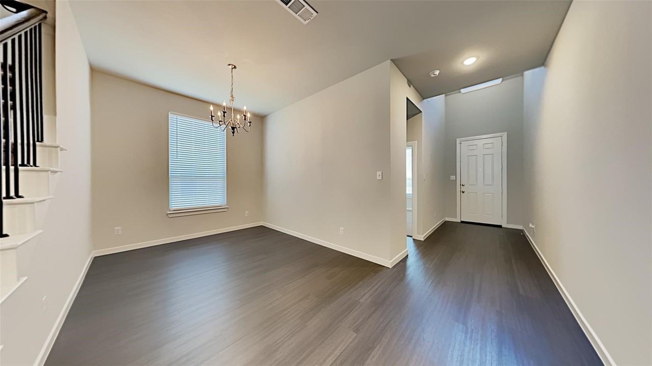 1552 Seminole Dr - Photo 6 of 25