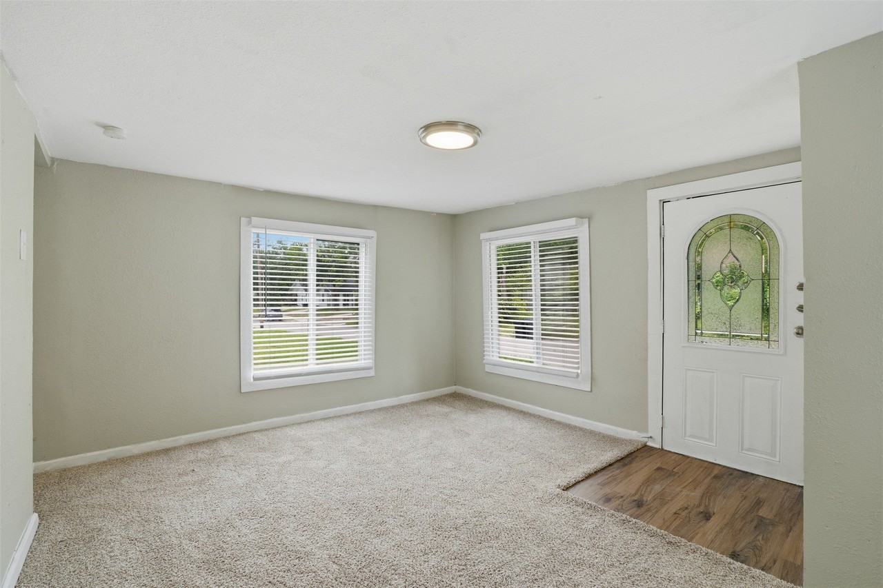 1214 Jones St - Photo 2 of 25