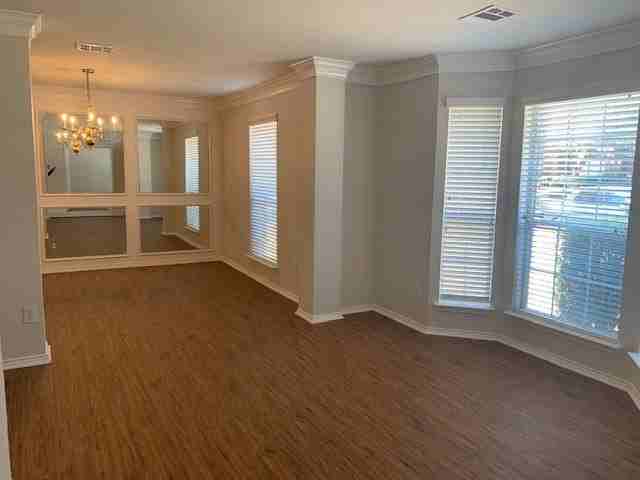 2420 Cimmaron Dr - Photo 2 of 26