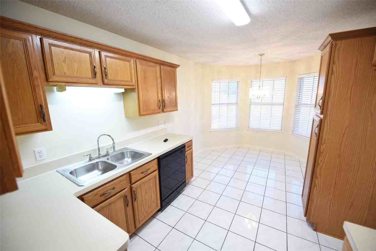 6419 Brookhaven Trl - Photo 6 of 19