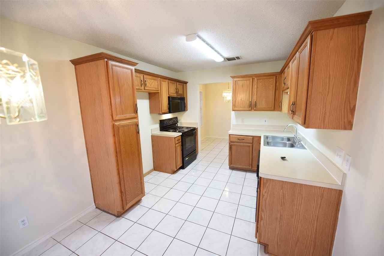 6419 Brookhaven Trl - Photo 7 of 19