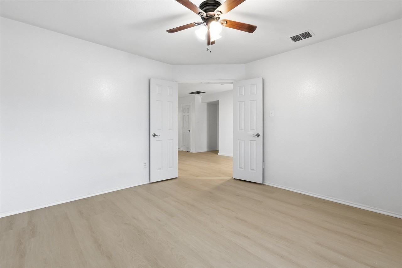 417 Niagara Falls Dr - Photo 6 of 36