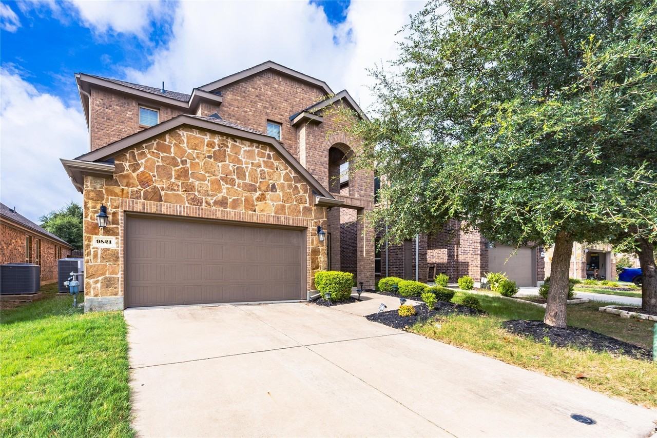 9821 Prairie Dog Ln - Photo 2 of 28