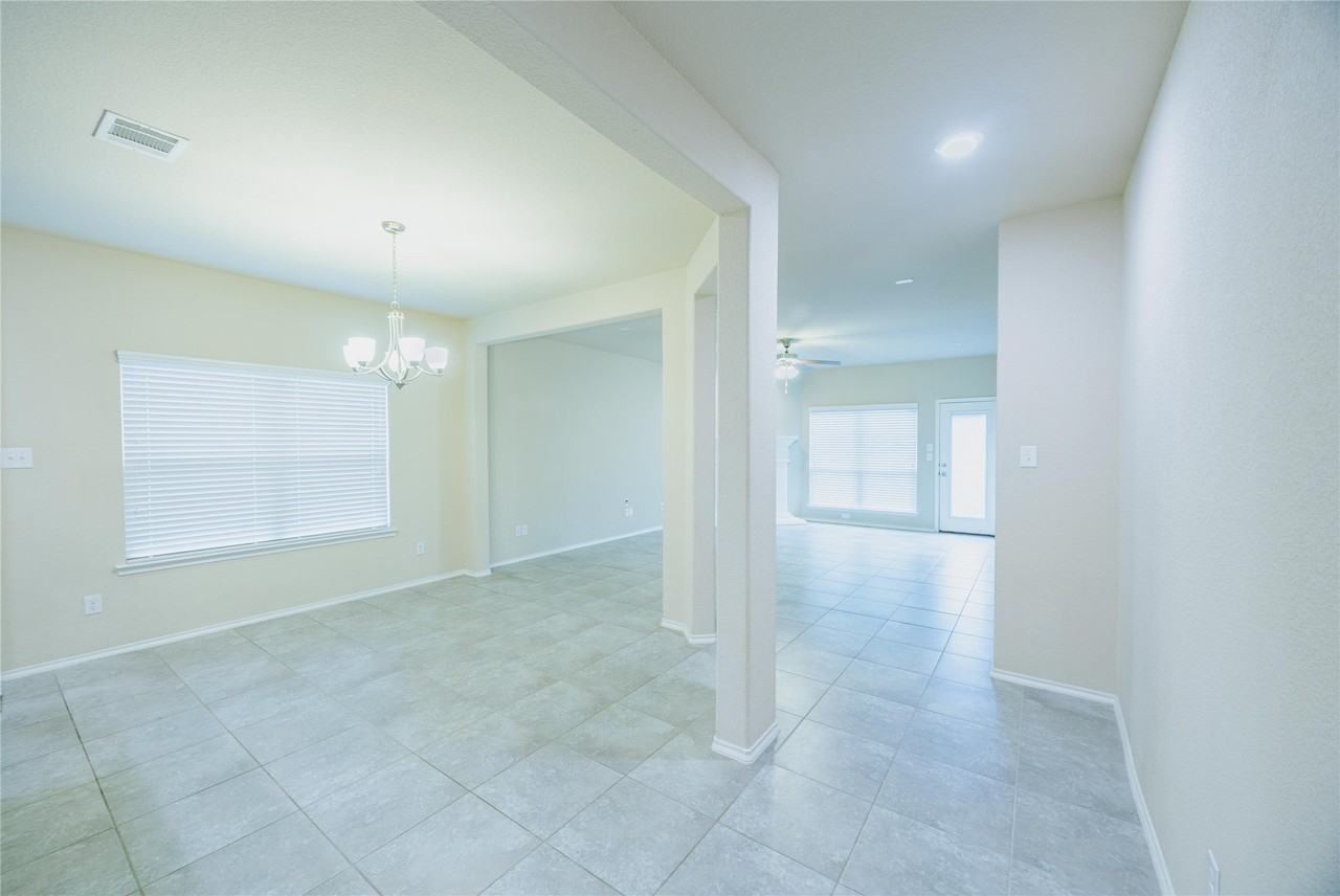 9821 Prairie Dog Ln - Photo 5 of 28