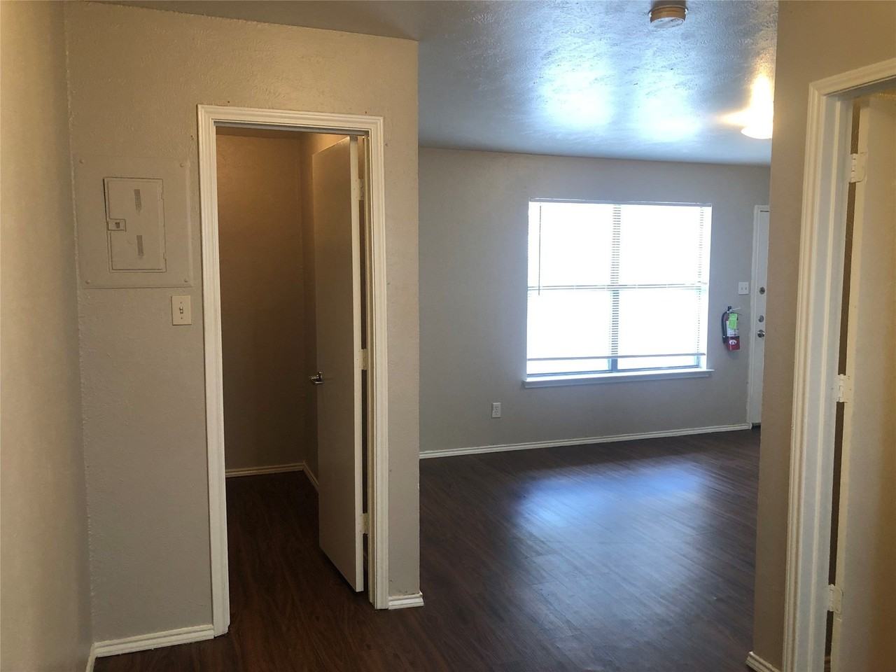 2526 W Prairie St #202 - Photo 4 of 5