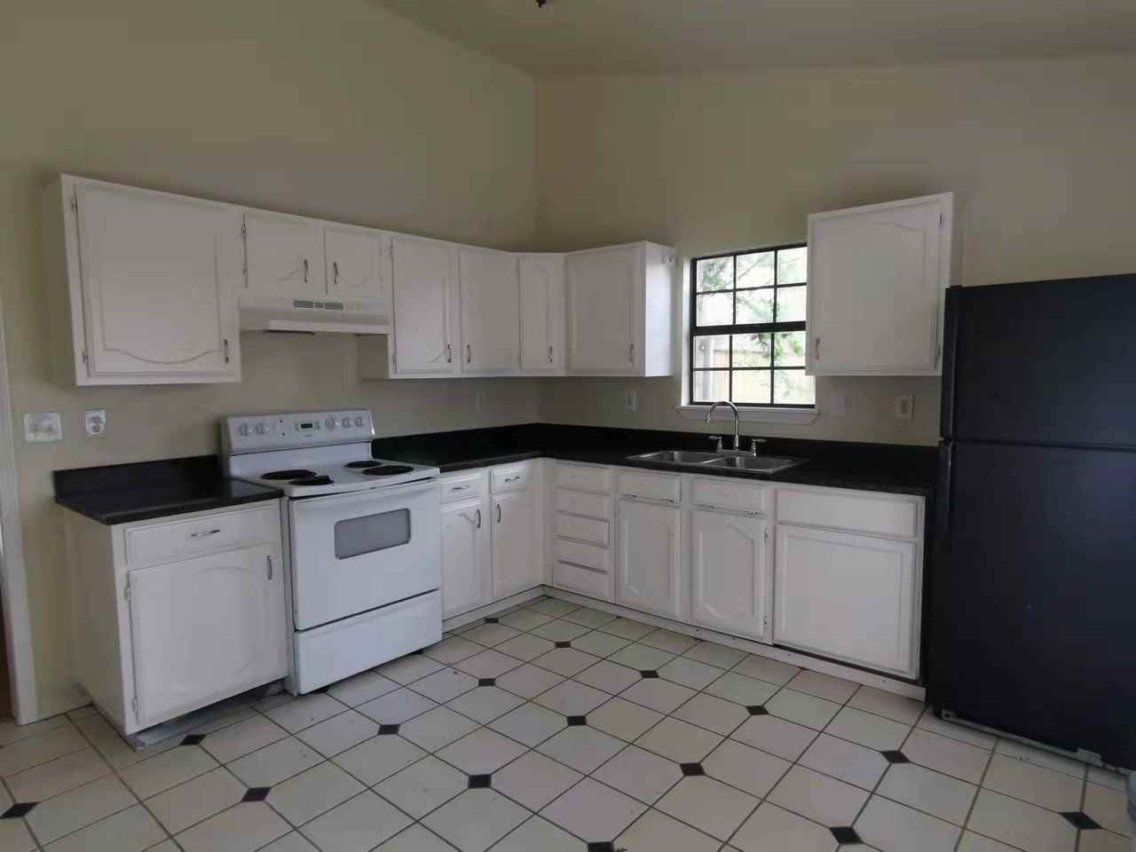 4529 Larner St - Photo 2 of 9