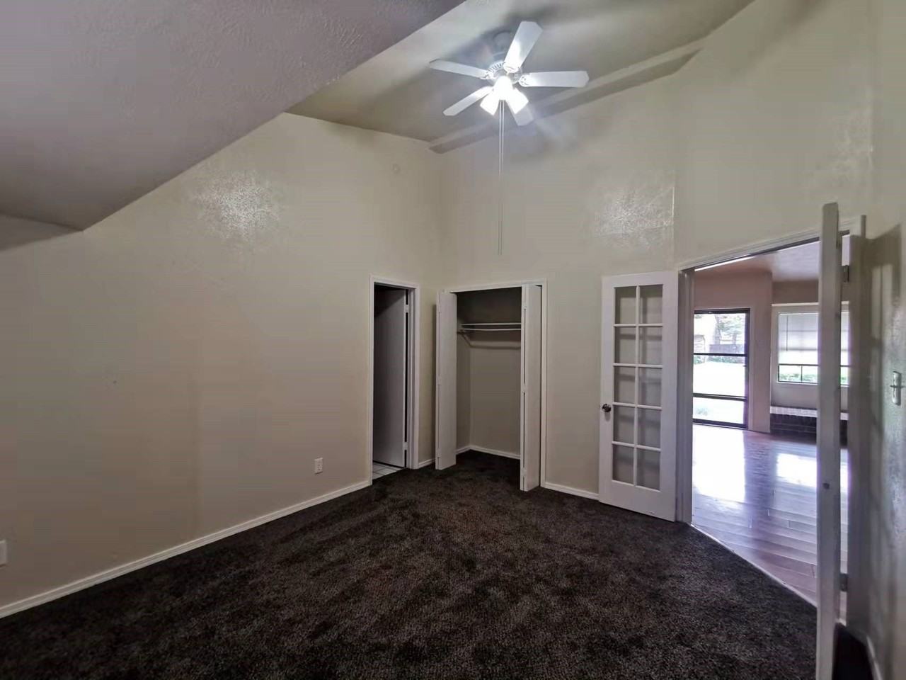 4529 Larner St - Photo 4 of 9