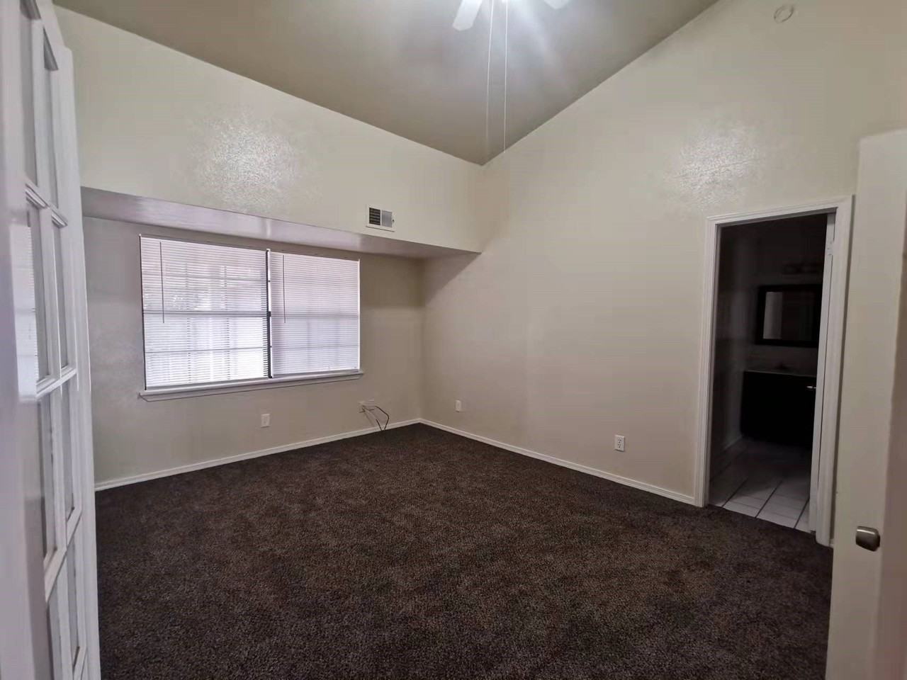 4529 Larner St - Photo 5 of 9