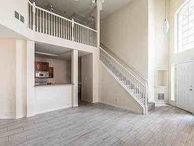943 Winterstone Dr - Photo 3 of 8