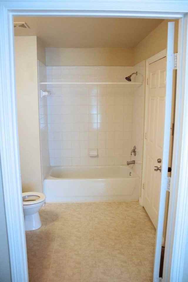 400 Central Park Dr - Photo 4 of 8