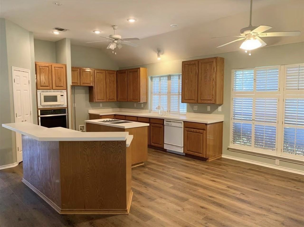 566 County Road 3745 - Photo 4 of 20