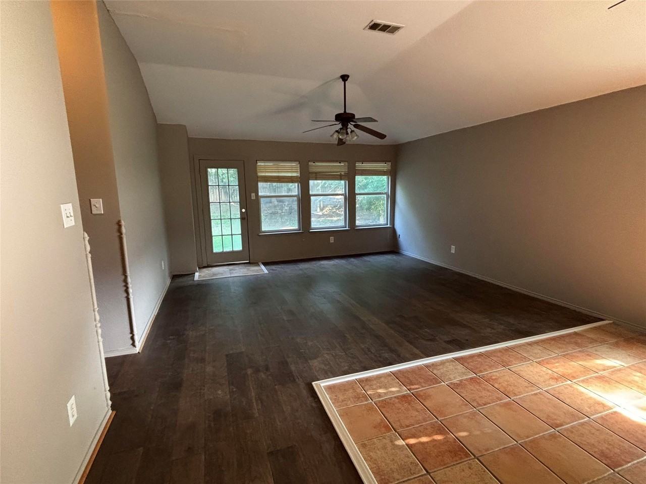 9321 Vernon Ct - Photo 7 of 15