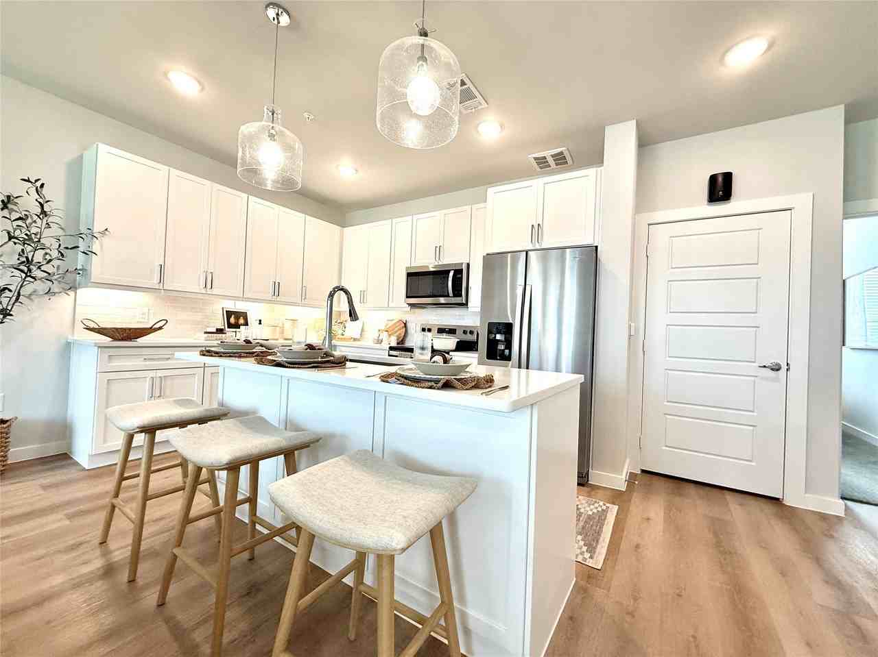 2217 Reserve Way - Photo 7 of 38