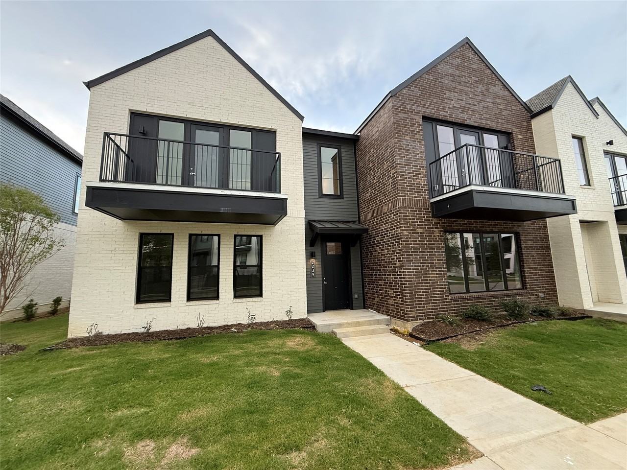 2239 Moonflower Ct - Photo 2 of 37