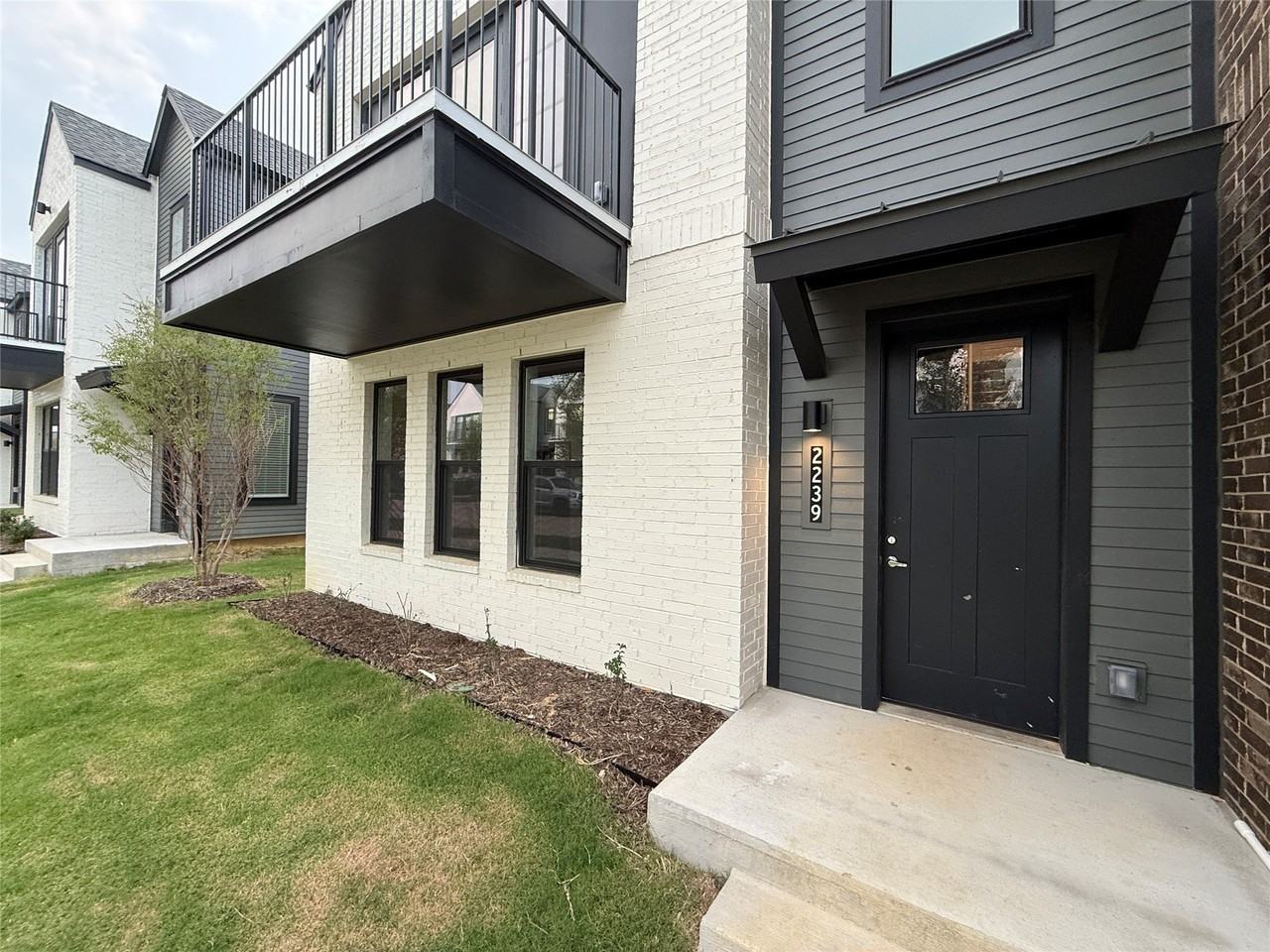 2239 Moonflower Ct - Photo 5 of 37