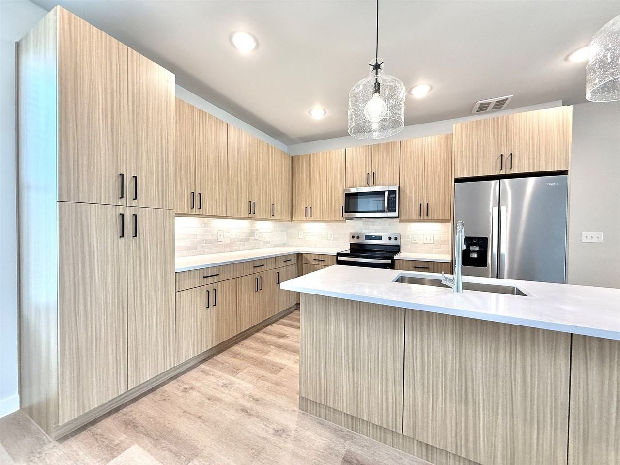 540 Foxglove Rd - Photo 2 of 39