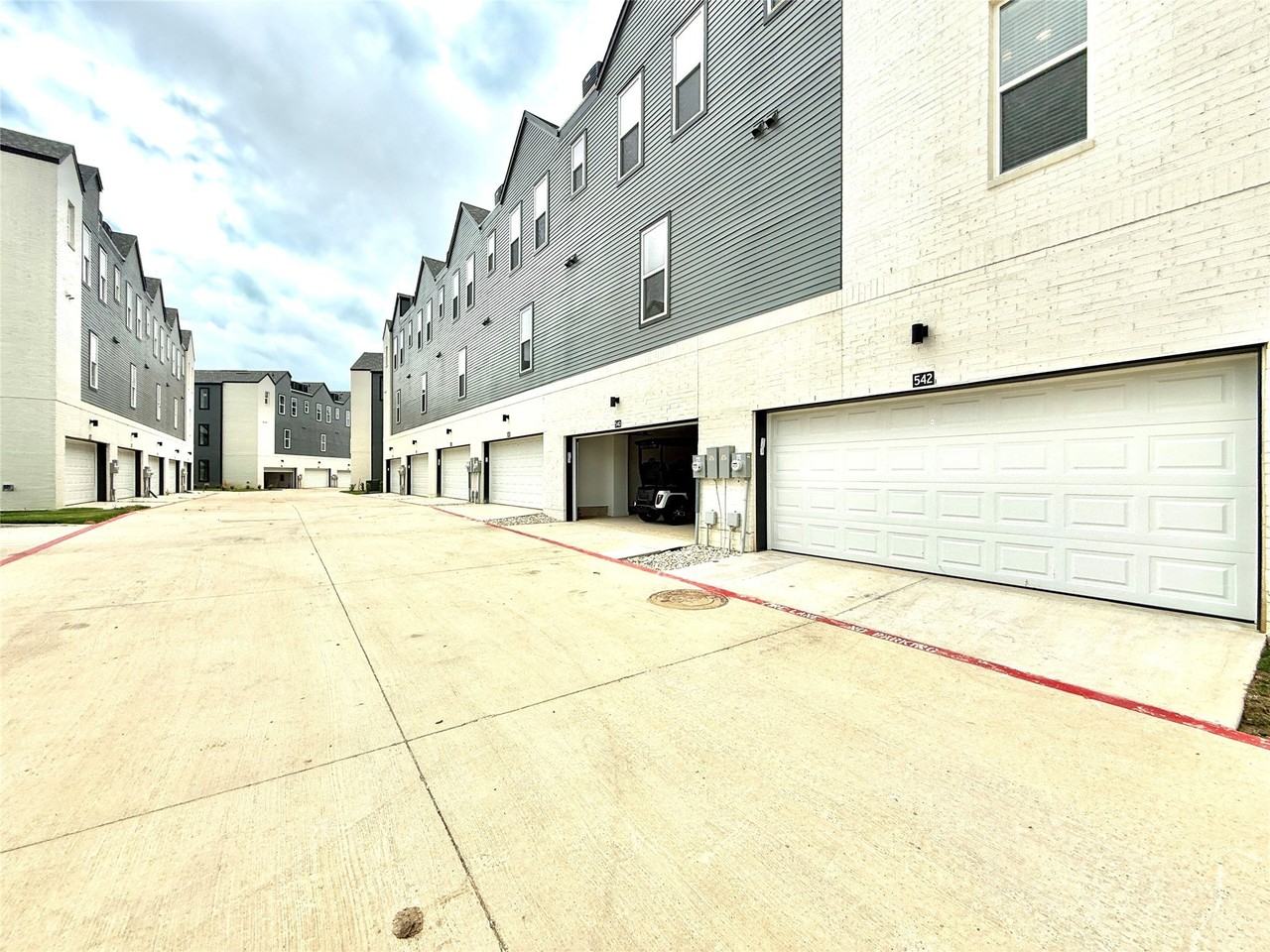 540 Foxglove Rd - Photo 7 of 39