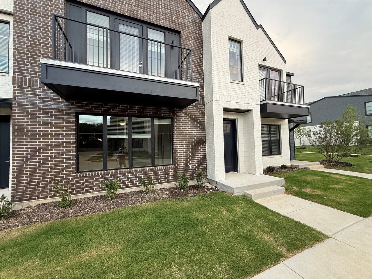 2306 Moonflower Ct - Photo 5 of 40